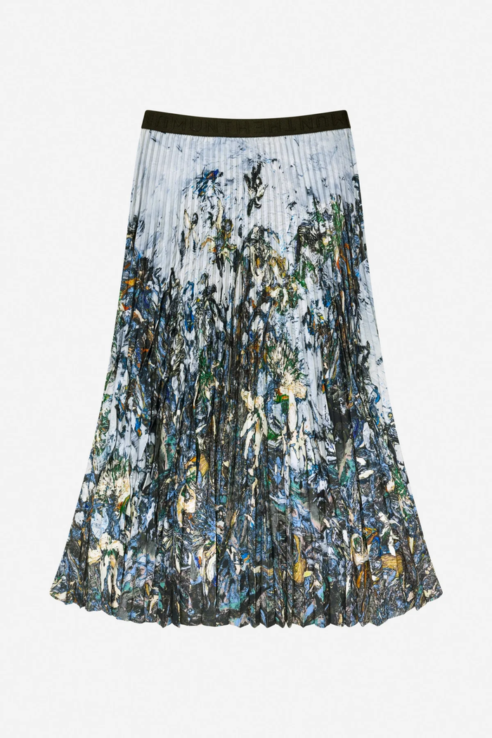 Shop the MUNTHE Charming Skirt in Print Grey at Dotique. A pleated midi skirt with an exclusive graphic print, elasticated waistband and beautifully flowing silhouette.