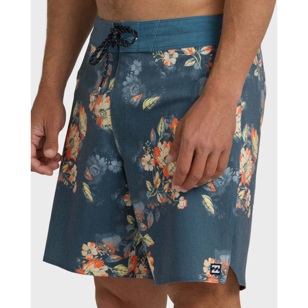 BILLABONG - GOOD TIMES PRO BOARDSHORTS | Dark Denim