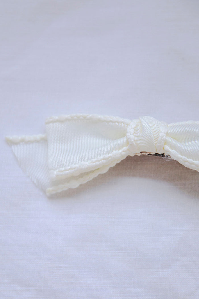 Bonnie Bow Clip White