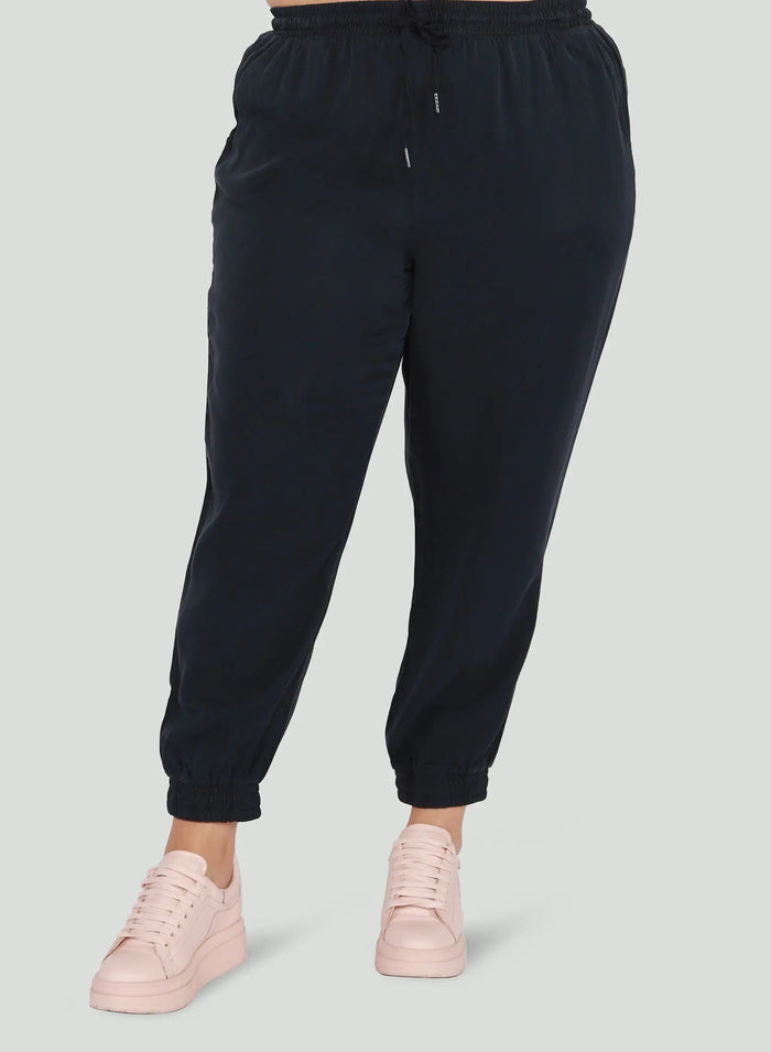 Cropped Tencel Jogger Acorn Home + Apparel