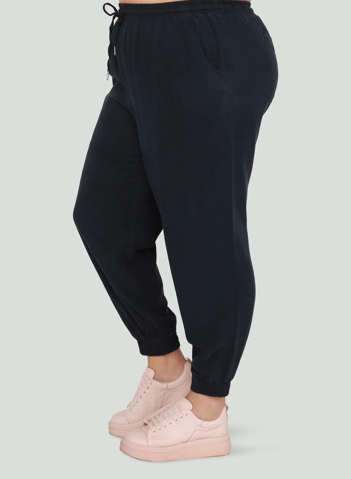 Cropped Tencel Jogger Acorn Home + Apparel
