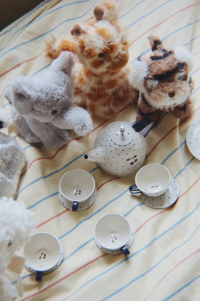 Konges Slojd – Tea Party