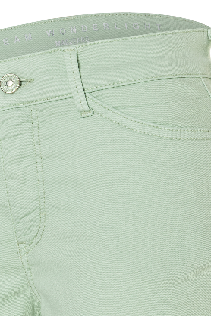 Close-up of MAC Jeans Dream Summer Light Fresh Mint L26 5492-0351-137R front pocket detail by Mac Jeans shop Mac Jeans at Dotique gallery 1