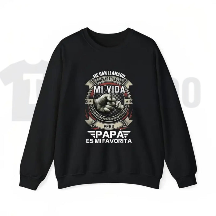 Papá Es Mi Favorita T-Shirt – Spanish Graphic Tee, Father’s Day Gift for Latino Dads, Cool Fist Bump Shirt for Men - Teezioo