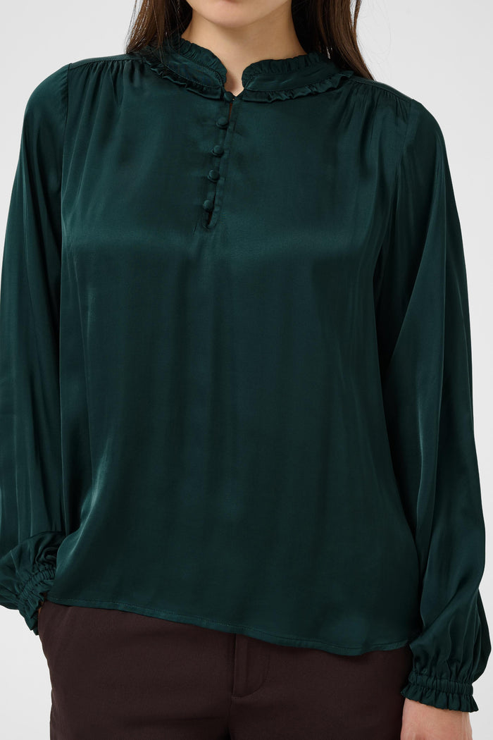 Woman wearing Part Two CaterinaPW Blouse Green Gables 30310857 in green. Shop Part Two at Dotique.