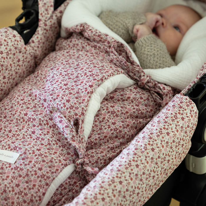 Pasito a Pasito - Baby Nest / Blanket- Cherry Flowers - Mabel & Fox