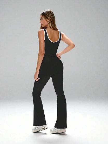 SPORTS BRA WITH CRISS-CROSS FRONT FLARE LEGGING
