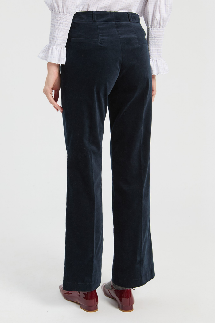 Shop the Vilagallo Martina Navy Velvet Trousers at Dotique. Luxurious straight-leg velvet trousers in navy, perfect for occasion dressing, festive styling and elegant everyday wear.