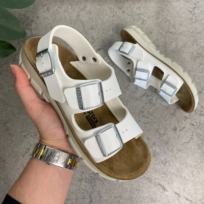 Vit Birkenstock Kano-sandal med halksäkra sulor