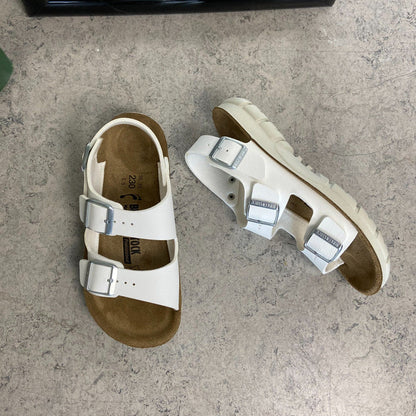 Vit Birkenstock Kano-sandal med halksäkra sulor