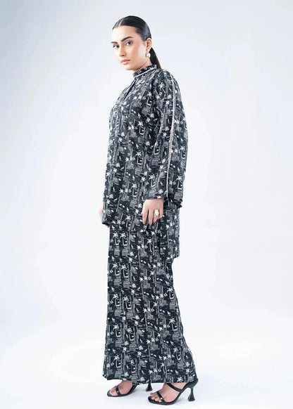 Women's 2-piece winter set, black-and-white printed long tunic and long skirt, side view