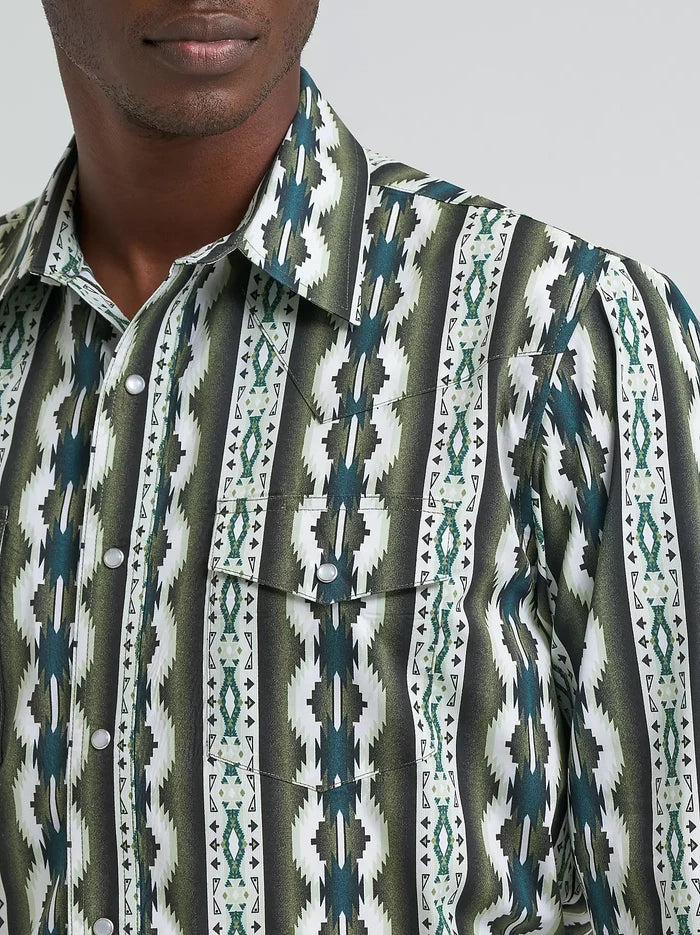 Wrangler Men's Checotah L/S Western Snap Shirt in Olivine Green