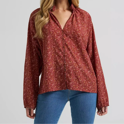 Wrangler Women's L/S Button Front Princess Blouse in Burgundy