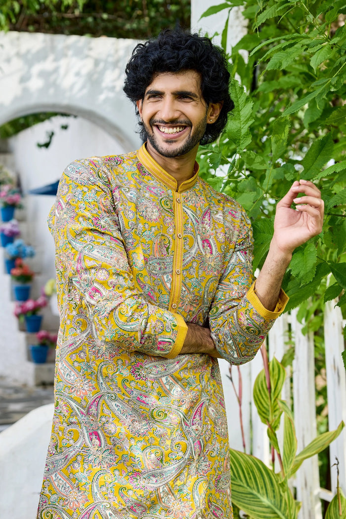 Ethnic haldi kurta men